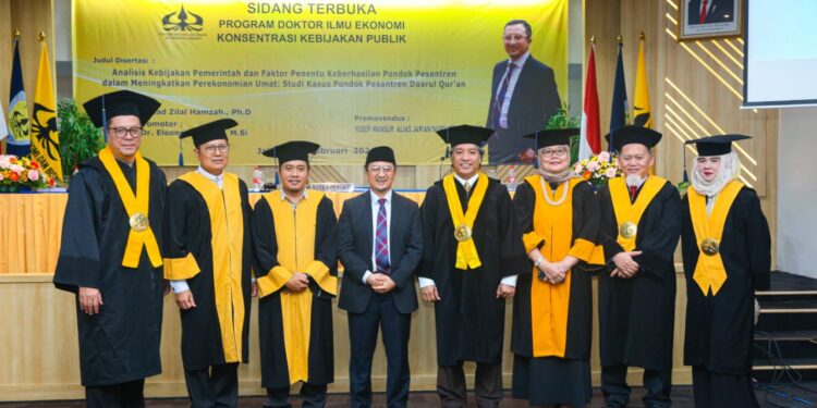 Ustaz Yusuf Mansur Meraih Gelar Doktor dari Universitas Trisakti