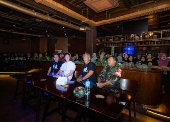 HW Group Melalui HW Peduli Sapa Warga Sekitar Helen’s Night Mart Tanjung Duren dengan Giat Kebersihan Lingkungan dan Berbagai Lomba