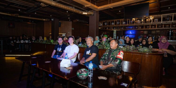 HW Group Melalui HW Peduli Sapa Warga Sekitar Helen’s Night Mart Tanjung Duren dengan Giat Kebersihan Lingkungan dan Berbagai Lomba