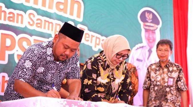 SIG dan Pemkab Gresik Teken Kerjasama Pemanfaatan Bahan Bakar Alternatif dari Sampah 1 PT Semen Indonesia (Persero) Tbk