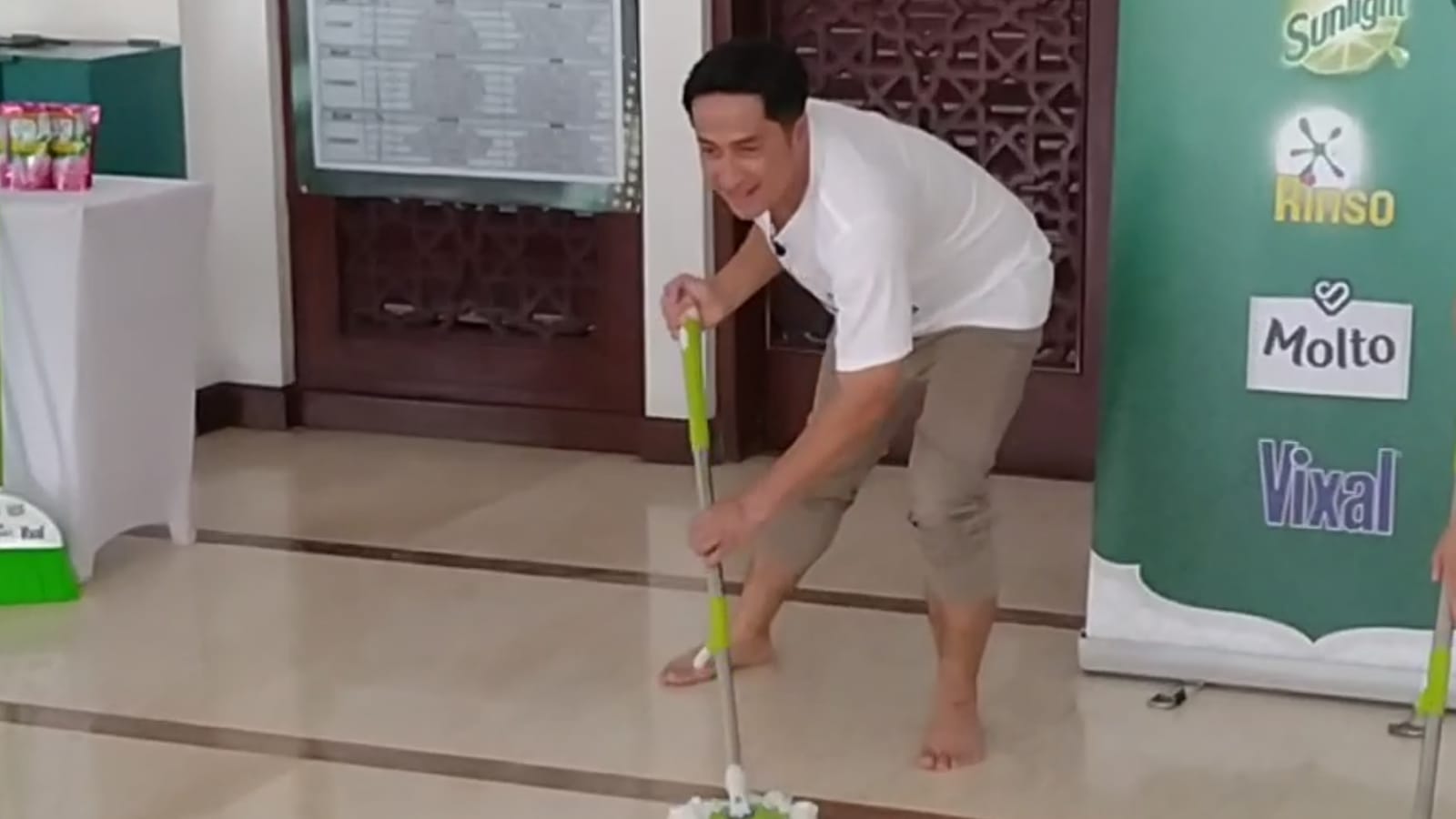 Irfan Hakim Ikut Puncak Pelaksanaan 'Gerakan Masjid Bersih 2024' Bersama Unilever Indonesia 1 IMG 20240307 WA0018 1 - Irfan Hakim Ikut Puncak Pelaksanaan 'Gerakan Masjid Bersih 2024' Bersama Unilever Indonesia