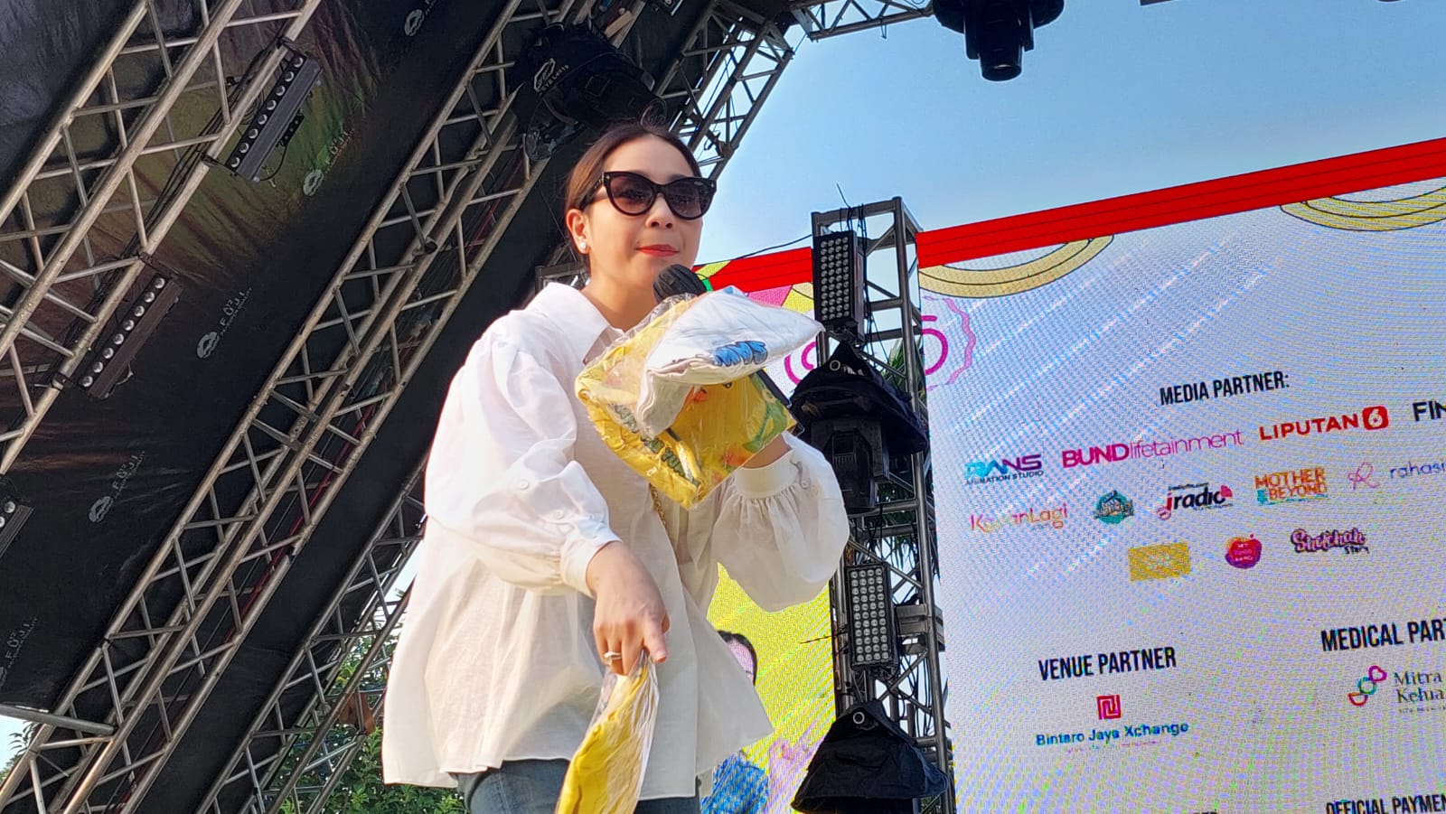 IMG 20240324 WA0012 - Lewat Jajarans Festival Ramadan, Nagita Slavina Sediakan 'War Takjil' BxC