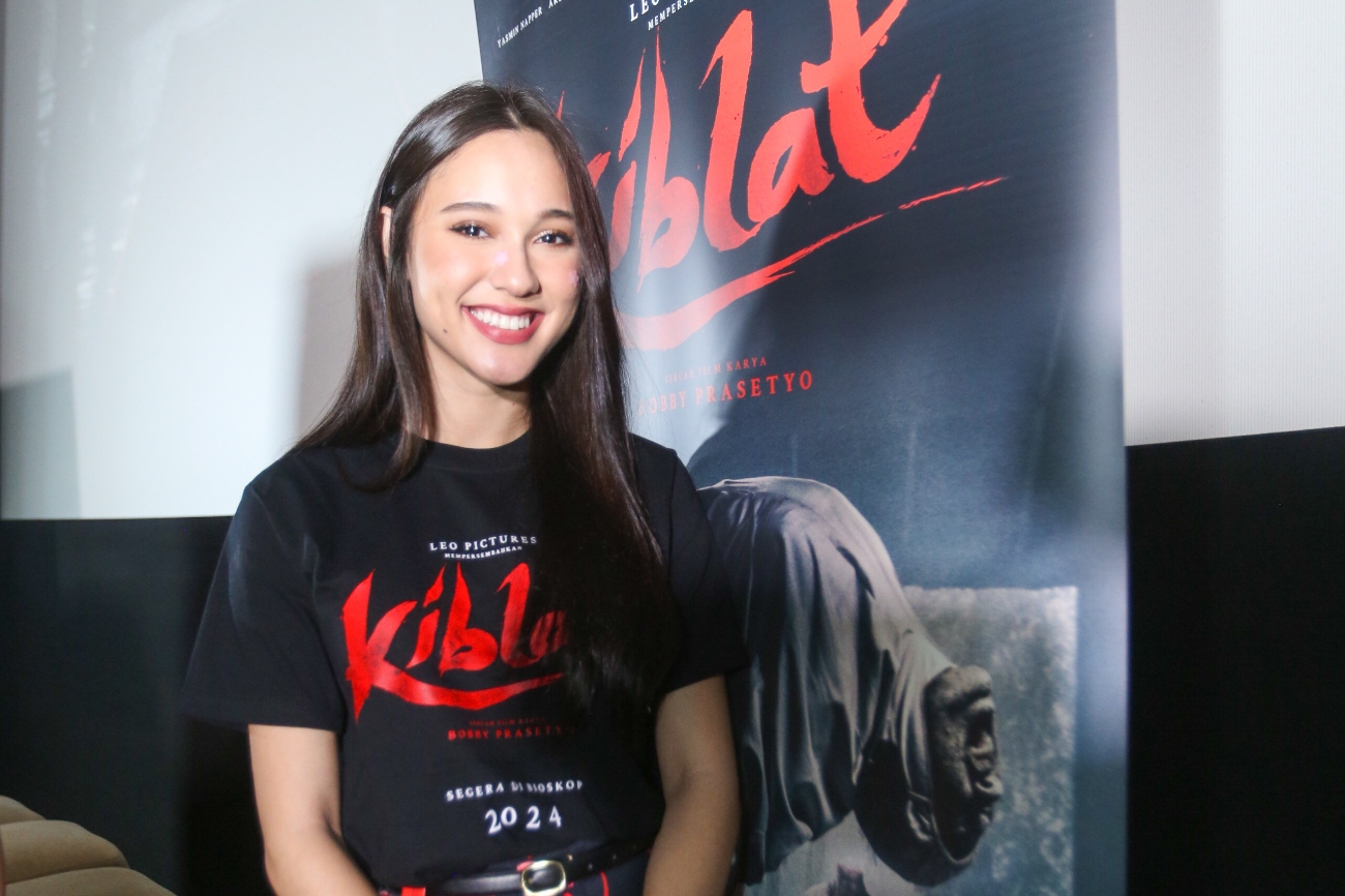 Picsart 24 03 21 22 04 53 820 - Dibintangi Oleh Yasmin Napper dan Arbani Yasiz, Ini Sinopsis Film 'Kiblat'