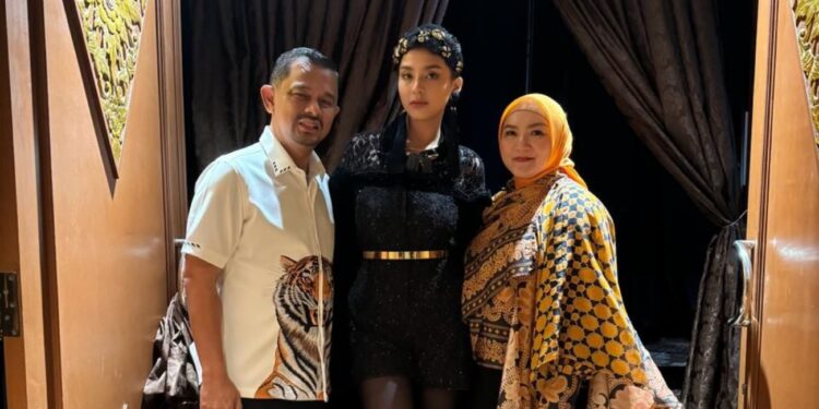 Bawakan Busana Terbaru Karya Ian Adrian, Putri Ramadhani Curi Perhatian Dalam IFW 2024