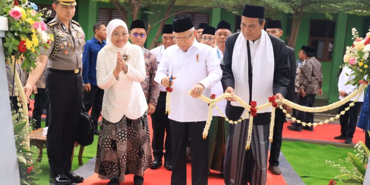 Menaker Ida Dampingi Wapres Ma’ruf Amin Resmikan 525 BLK Komunitas