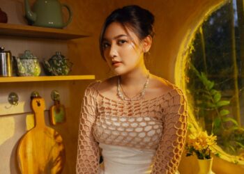 Pesan Menohok Meiska Adinda Buat Orang yang Mencintai Sampai Bodoh Lewat 'Badut' 3 Pesan Menohok Meiska Adinda Buat Orang yang Mencintai Sampai Bodoh Lewat ‘Badut’