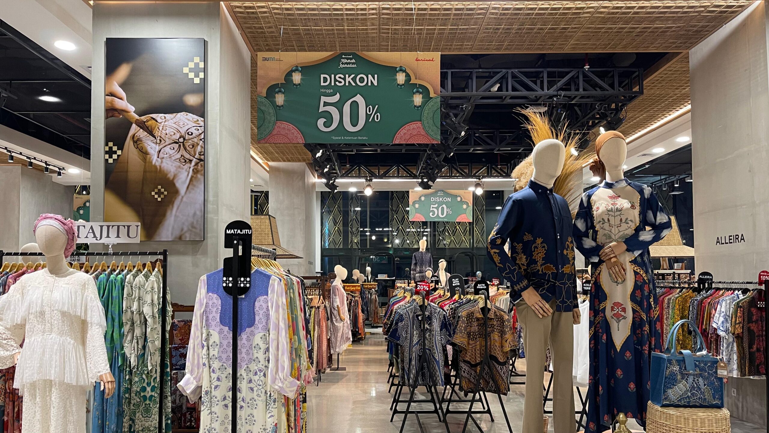 Sarinah Thamrin Store scaled - Rayakan Idul Fitri Sarinah Tawarkan Produk Fashion dan Kriya Terbaik Indonesia, Dapatkan Promo Menarik dan Diskon Hingga 50%