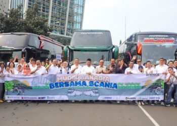 Wamenaker Lepas Peserta Mudik Bahagia Bersama Scania di PT United Tractors