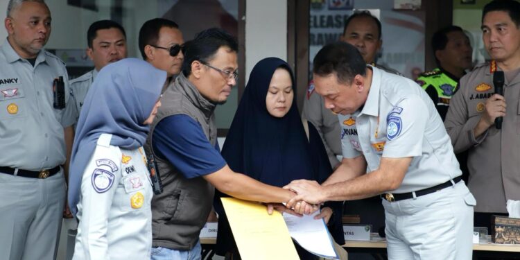 Jasa Raharja Serahkan Santunan Meninggal Dunia Kepada Satu Ahli Waris Korban Laka Km 58 yang Teridentifikasi