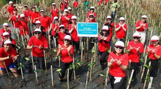 Yayasan WINGS Peduli Tanam Ratusan Pohon Mangrove dalam Program Aksi Hijau 1 Yayasan WINGS Peduli