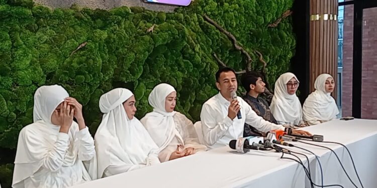 Raffi Ahmad Berangkat Haji untuk Pertama Kali: Perjalanan Spiritual yang Lama Dinantikan