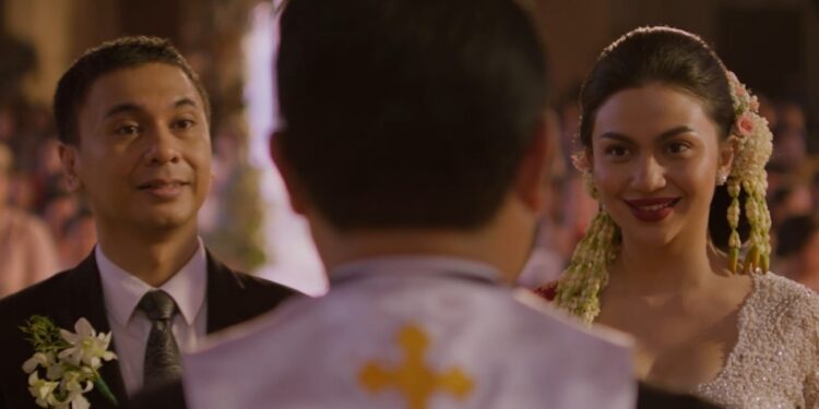 Totalitas Ariel Tatum Demi Catatan Harian Menantu Sinting