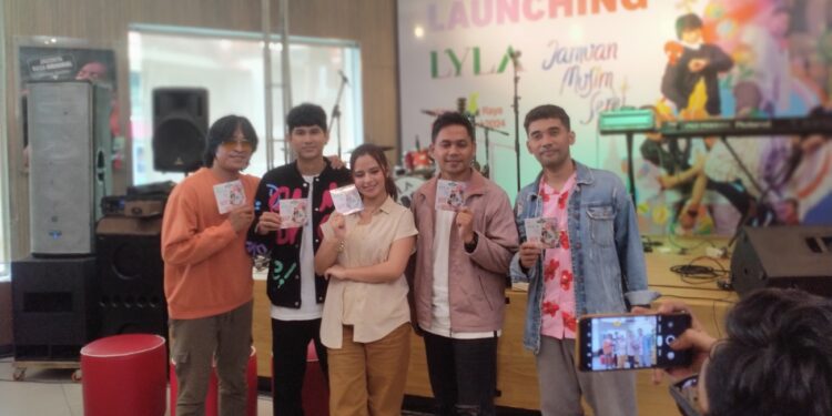 Delapan Tahun Vakum, Lyla Kembali dengan Album “Jamuan Musim Semi” 