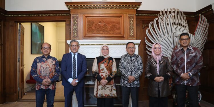 Bertemu Dubes RI untuk Belanda, Menaker Ida Bahas Peluang Kerja bagi Tenaga Kerja Indonesia
