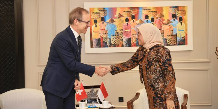 Lakukan Pertemuan, Menaker Ida Fauziyah dan Dubes Swiss Bahas Kerja Sama Ketenagakerjaan 1 Lakukan Pertemuan, Menaker Ida Fauziyah dan Dubes Swiss Bahas Kerja Sama Ketenagakerjaan