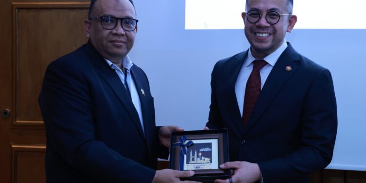 Wamenaker Afriansyah Tekankan Pentingnya Kolaborasi Internasional Tingkatkan Keterampilan Tenaga Kerja di ASEAN 1 Wamenaker Afriansyah Tekankan Pentingnya Kolaborasi Internasional Tingkatkan Keterampilan Tenaga Kerja di ASEAN