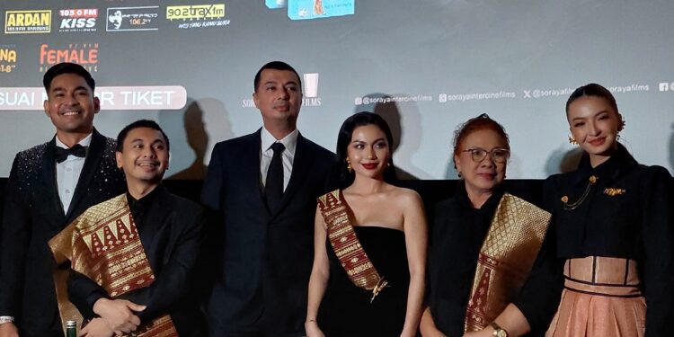 Film Baru, Chemistry Baru: Ariel Tatum dan Raditya Dika dalam “Catatan Harian Menantu Sinting”