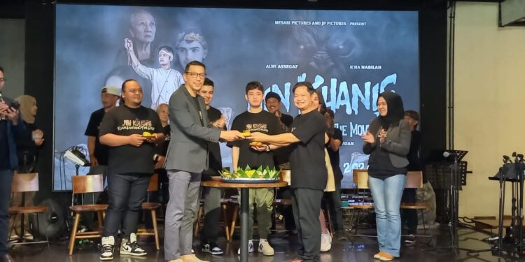 Raden Kian Santang Kembali dengan Series Terbaru 'Jin Khanis' di Bioskop Online 1 Raden Kian Santang Kembali dengan Series Terbaru ‘Jin Khanis’ di Bioskop Online