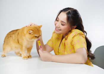 Nagita Slavina Percayakan Kesehatan Kucingnya pada Me-O Cat Food