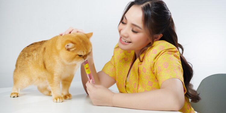 Nagita Slavina Percayakan Kesehatan Kucingnya pada Me-O Cat Food
