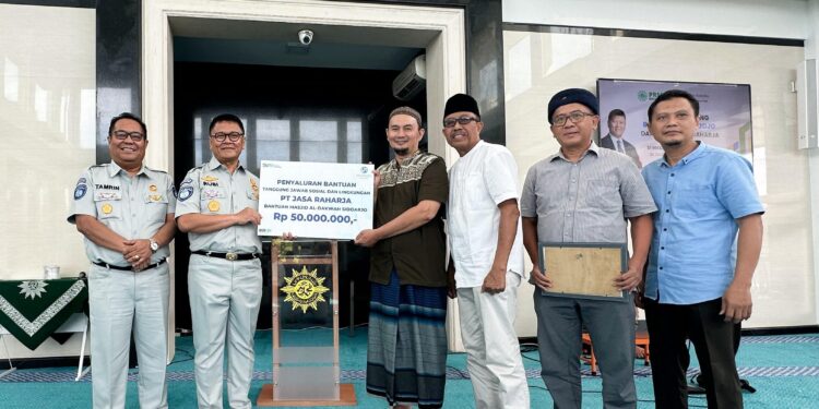 Program TJSL, Jasa Raharja Serahkan Bantuan untuk Perbaikan Masjid di Sidoarjo