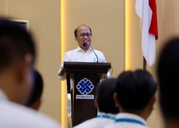 Sekjen Kemnaker Beri Kuliah Umum Ajak Peserta Agar Mampu Bertransformasi