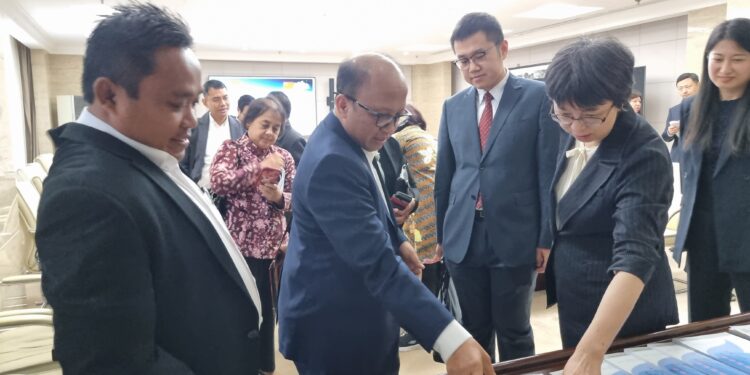 Sekjen Kemnaker Tertarik Mempelajari Pengelolaan SDM Pemerintah RRT