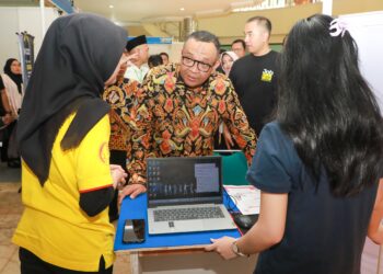 Wamenaker Buka Job Fair di Solo, Sediakan 2500 Lowongan Kerja