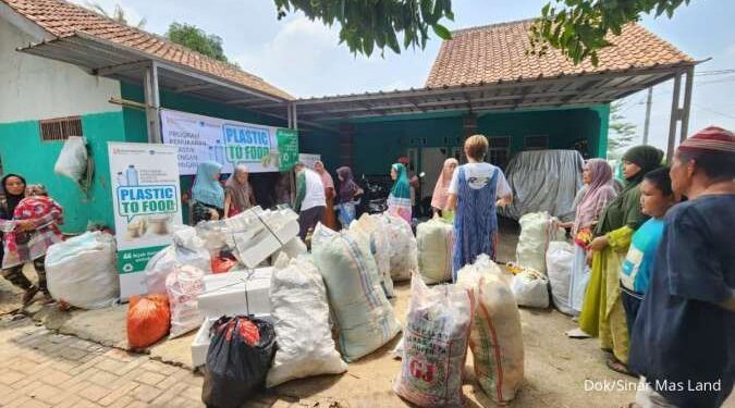 Sinar Mas Land Dorong Masyarakat Kelola Sampah lewat Plastic to Food&Plastic to Book 1 sinar mas land