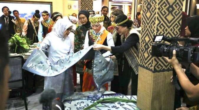 Rumah Pertiwi Sambut IKN di KriyaNusa 2024 dengan Menghadirkan Tenun Ulap Doyo 1 Tenun Ulap Doyo