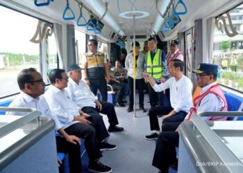Presiden Tinjau Trem Otonom IKN 6 presiden