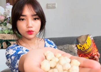 Fuji Utami dan Kegemarannya Ngemil Snack Jadul yang Menggoda Selera