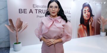 Rieke Diah Pitaloka Mendapat Hidayah untuk Menjaga Kecantikan Wajah Setelah Pergi Haji