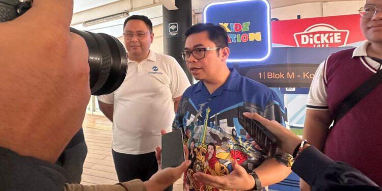 Sambut Hari Pelanggan Nasional 2024, Transjakarta Luncurkan Miniatur Bus untuk Edukasi dan Koleksi Pelanggan 1 Sambut Hari Pelanggan Nasional 2024, Transjakarta Luncurkan Miniatur Bus untuk Edukasi dan Koleksi Pelanggan
