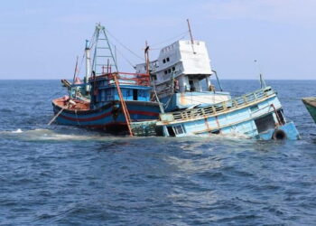 Menenggelamkan Kapal