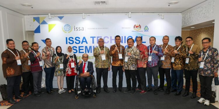 Wamenaker: Pemerintah Terus Tingkatkan Pelindungan Sosial bagi Pekerja/Buruh