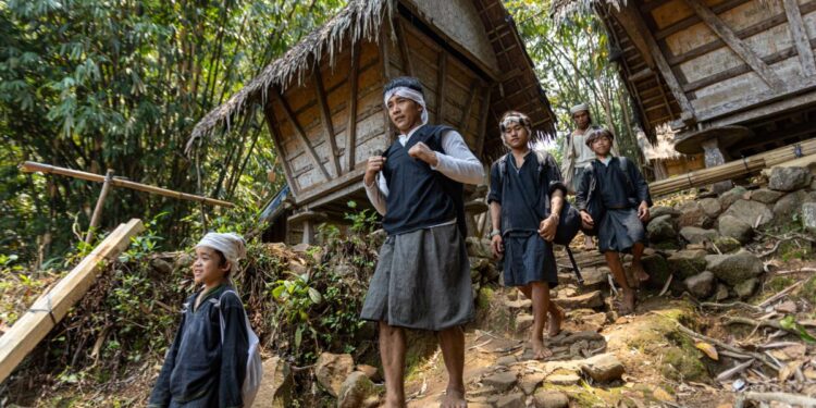 Mendalami Kearifan Lokal Suku Baduy di Desa Kanekes 1 Suku Baduy