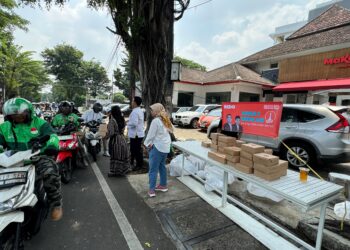Bersinergi dengan UMKM, Relawan Berkah Ridwan Kamil-Suswono Bagikan Makanan Gratis di Jakarta