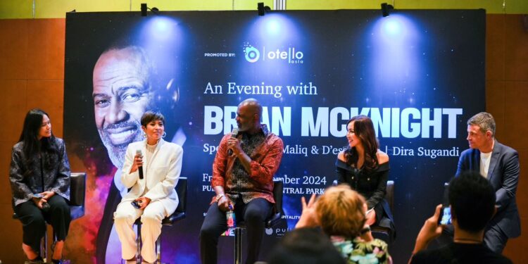Brian McKnight Siap Hadirkan Konser Spesial di Surabaya, Kenakan Batik sebagai Bentuk Apresiasi Budaya Indonesia