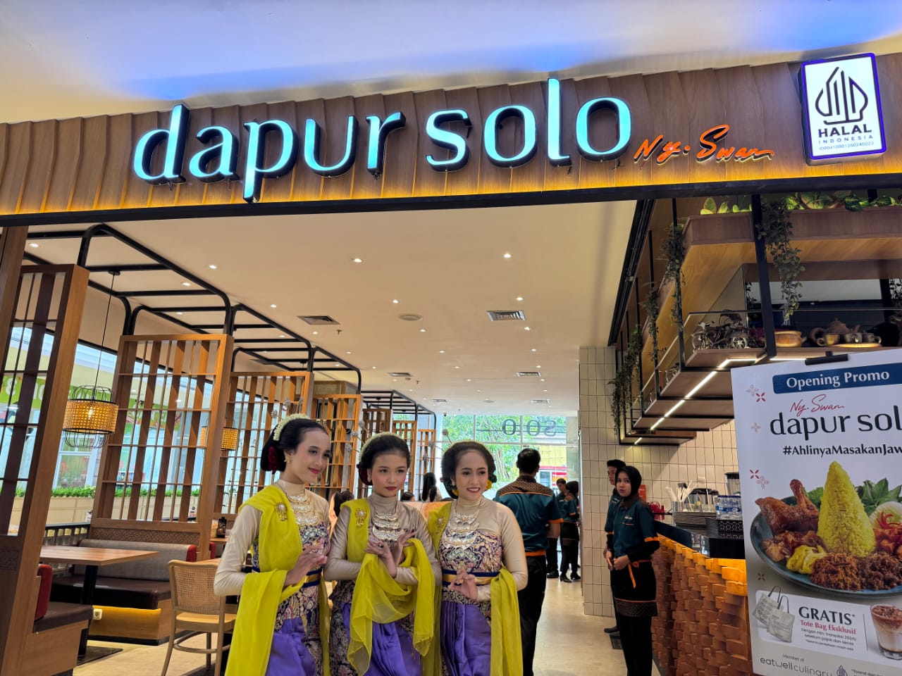 Buka Outlet Pertama di Transmart Pangkalpinang, Sumatera, Desain Dapur Solo Ramah Anak 2 IMG 20240928 WA0077 - Buka Outlet Pertama di Transmart Pangkalpinang, Sumatera, Desain Dapur Solo Ramah Anak