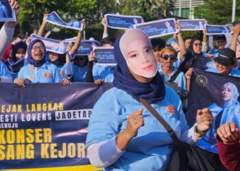 Semarak Pawai Fans Lesti Kejora di 10 Kota, Sambut Konser Perdana Sang Idola 2 Semarak Pawai Fans Lesti Kejora di 10 Kota, Sambut Konser Perdana Sang Idola