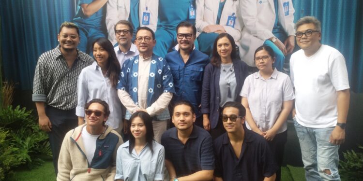Adipati Dolken, Zee, dan Ferry Salim Ungkap Pengalaman Syuting “Sekotengs” yang Tayang Eksklusif di Prime Video