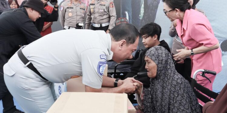 Peringati HUT ke-69 Lalu Lintas Bhayangkara, Korlantas Polri Bersama Jasa Raharja Gelar Baksos di Kuningan Jawa Barat