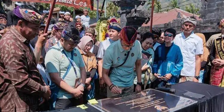 Menparekraf Resmikan Desa Wisata Les di Bali sebagai Destinasi Unggulan 1 Desa Wisata