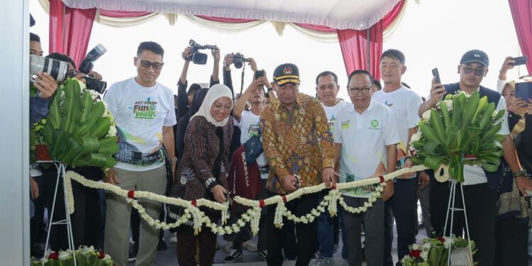 Menko PMK dan Menaker Resmikan SMK Asy-Syarif Mojokerto 1 Menko PMK dan Menaker Resmikan SMK Asy-Syarif Mojokerto