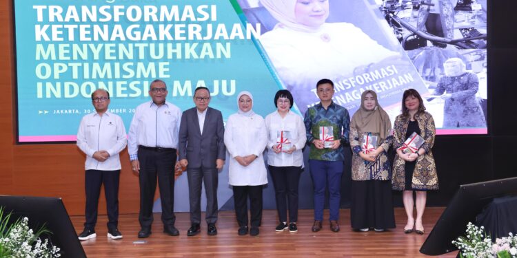 Akhiri Masa Jabatan, Menaker Ida Luncurkan Buku Transformasi Ketenagakerjaan Menyentuhkan Optimisme Indonesia Maju