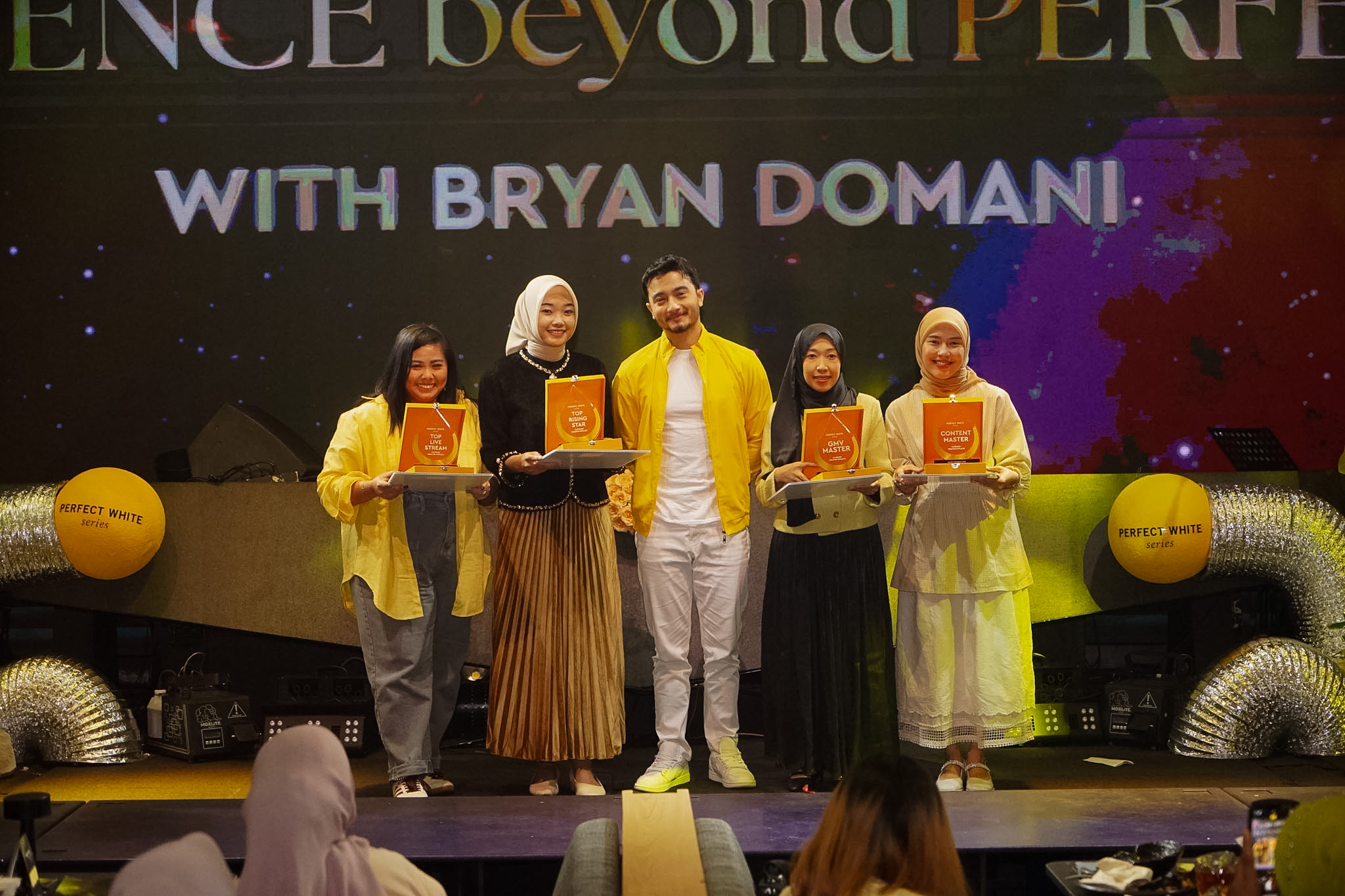 A7201133 - Gelar “Award Ceremony Confidence Beyond Perfection with Bryan Domani”