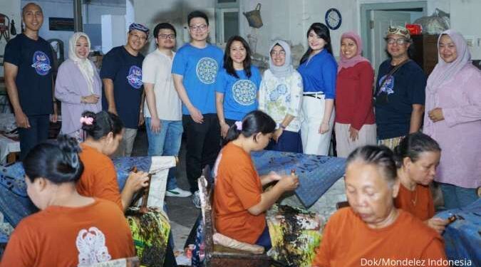 OREO Salurkan Donasi kepada Ribuan Pengrajin dan Pengusaha Batik Cirebon 1 OREO