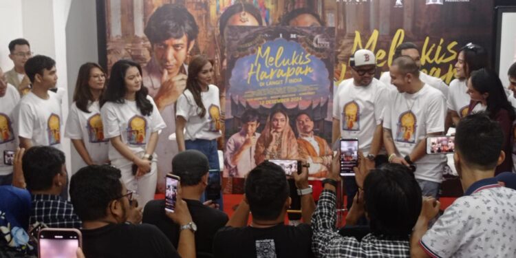 Atiqah Hasiholan Dituntut Nari di Film 'Melukis Harapan di Langit India' 1 Atiqah Hasiholan Dituntut Nari di Film ‘Melukis Harapan di Langit India’