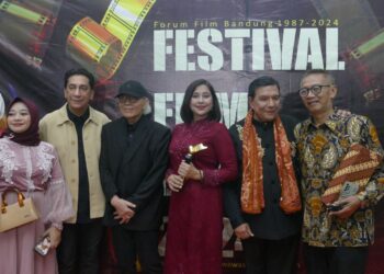 Ayu Azhari Raih Penghargaan Pemeran Wanita Terpuji di Festival Film Bandung ke-37